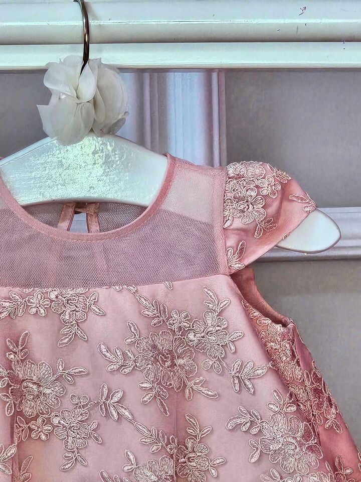 Pembe Tütülü Bebe Elbise